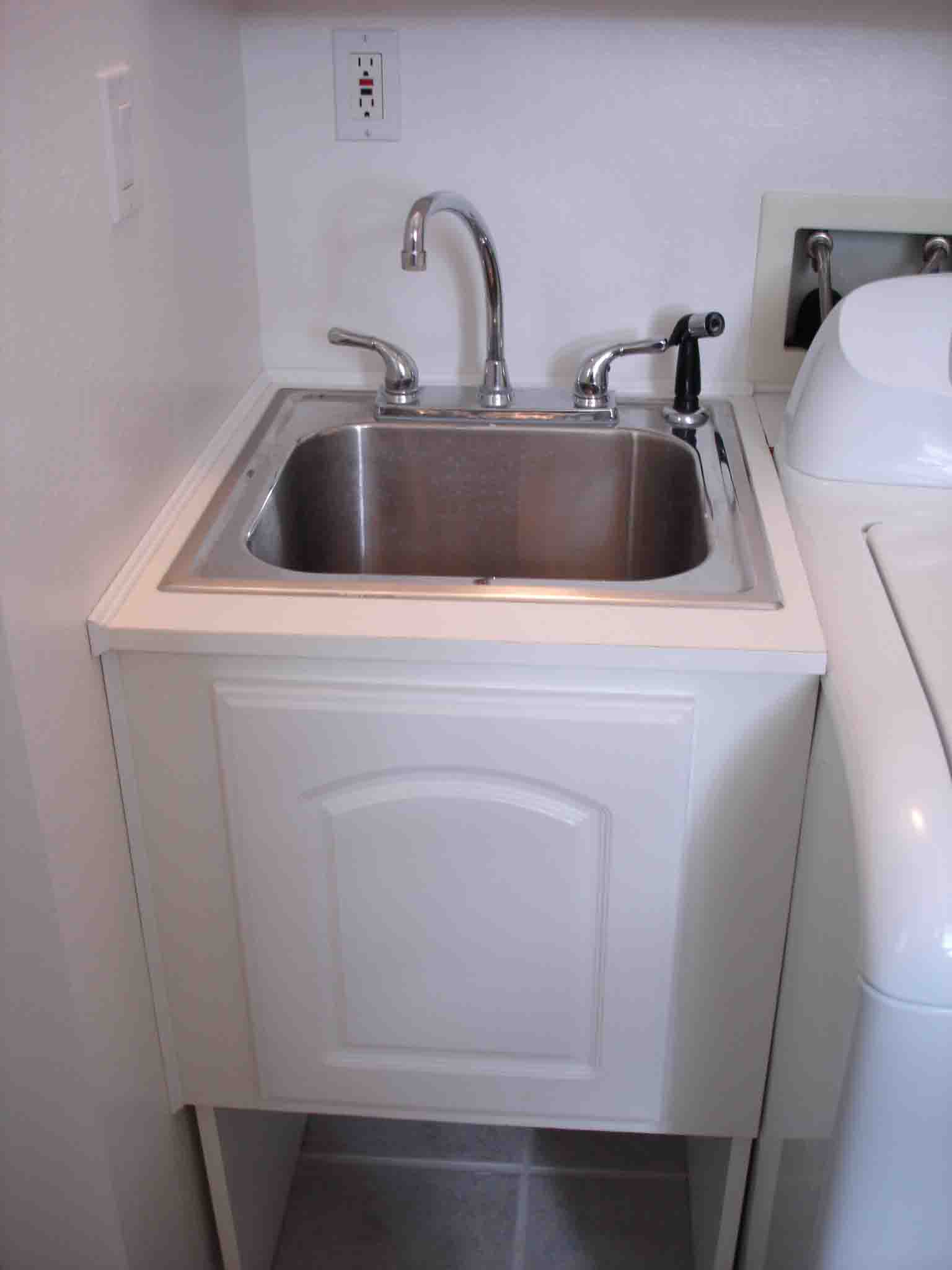 launsink.jpg